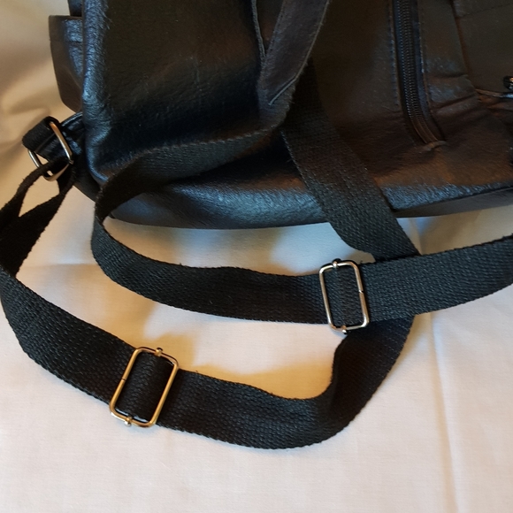 Backpack - Picture 9 of 9